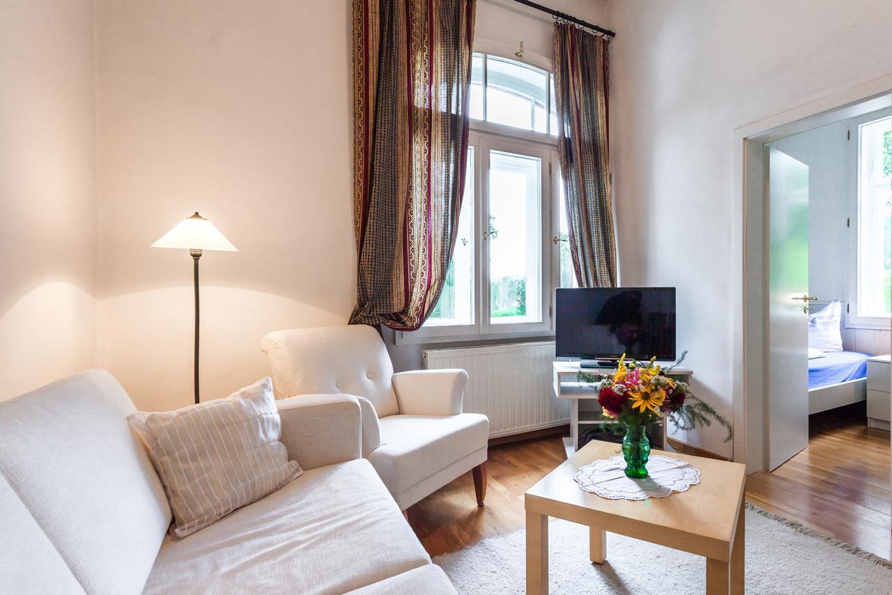 Gaestehaus Villa Rose Durrrohrsdorf Exteriör bild