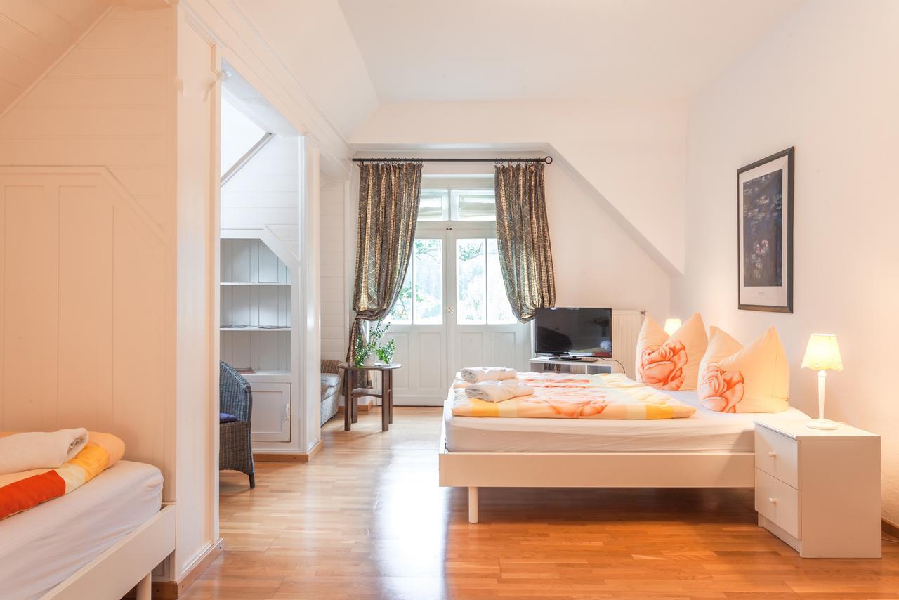 Gaestehaus Villa Rose Durrrohrsdorf Exteriör bild